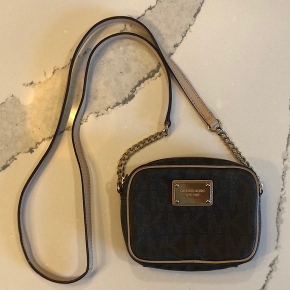 Michael Kors Handbags - Michael Kors Leather Crossbody Bag